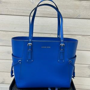NWOT MICHAEL KORS BAG